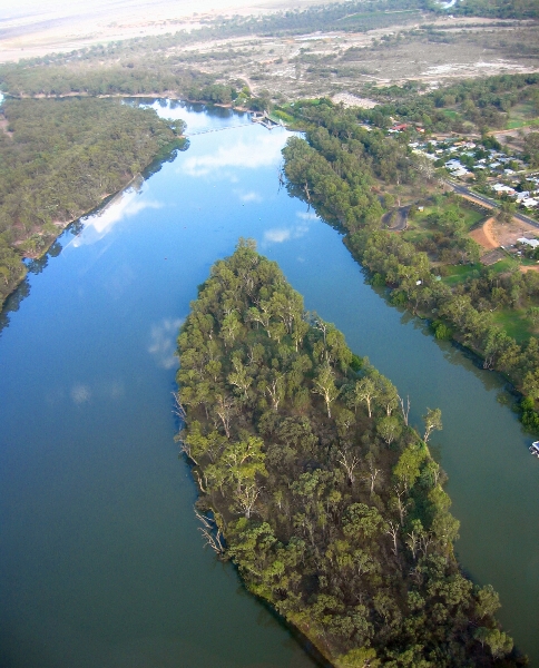 Река дарлинг полноводна круглый. Река Дарлинг. Река Муррей. Муррей и Дарлинг. Река Дарлинг в Австралии.