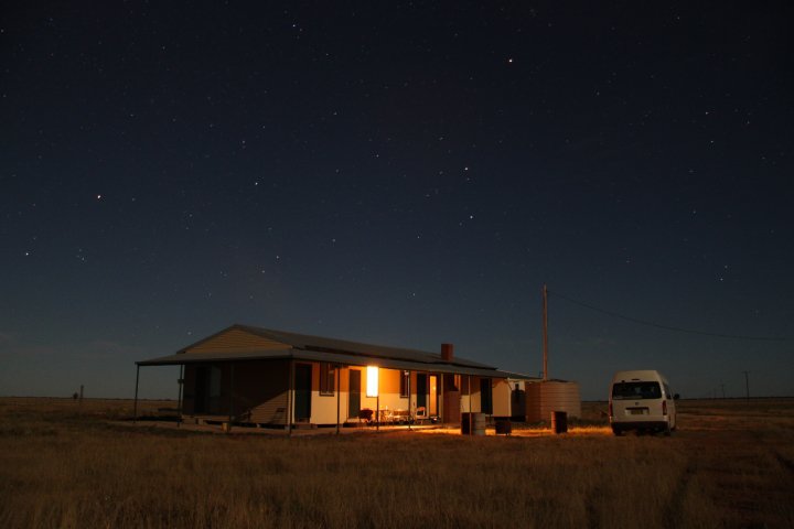 Food and Huts By Mt Oxley