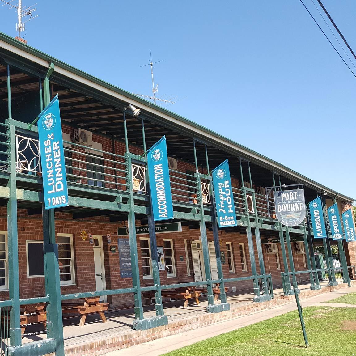 Port of Bourke Hotel